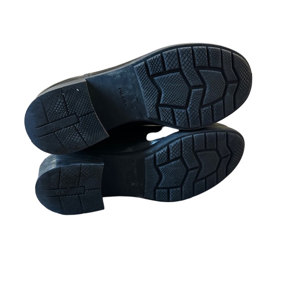 Prada Pre-Loved Black Rain Boots with original box - Picture 3 of 3